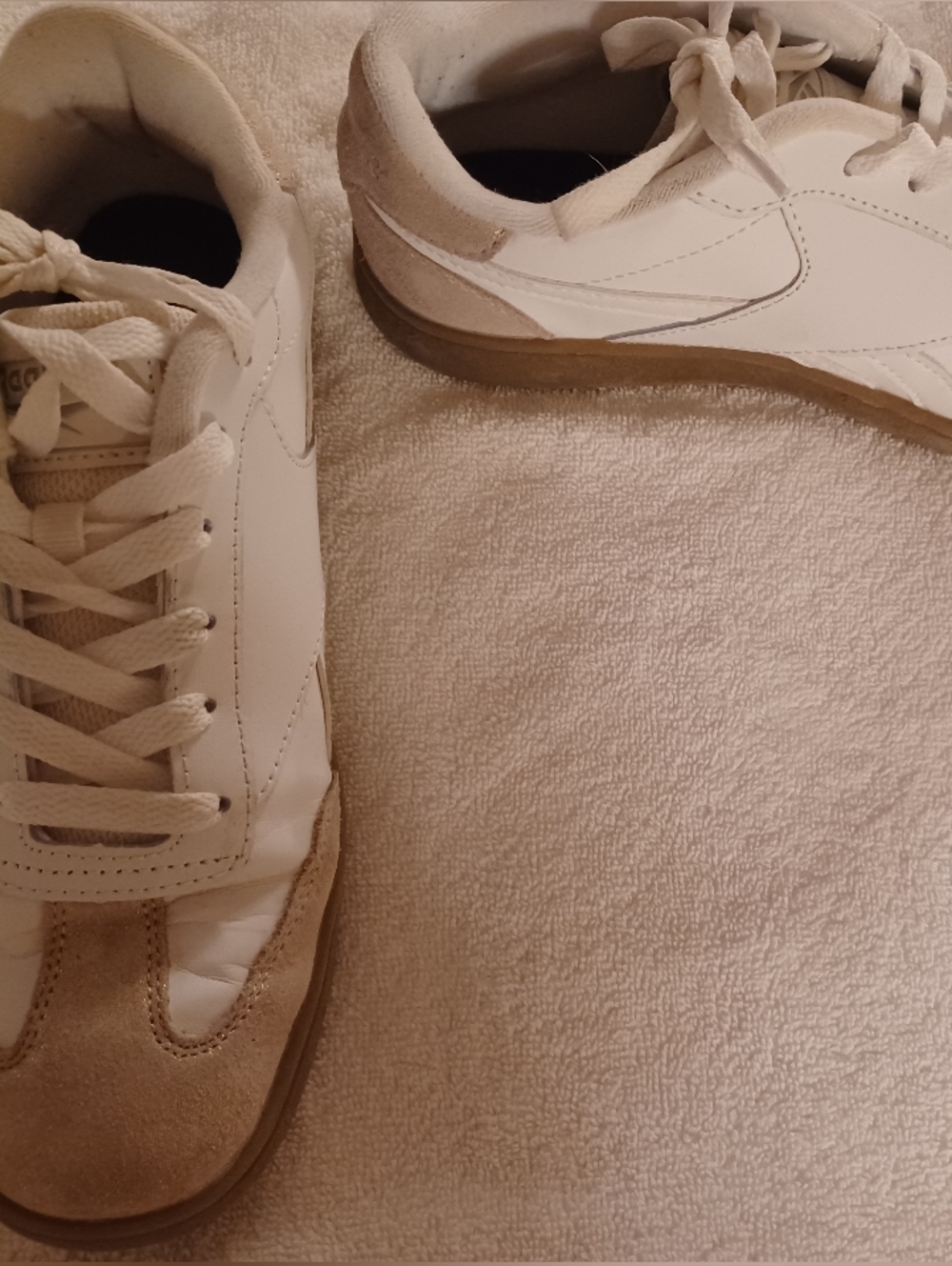 Reebok 7 37.5 White and Gold Sneakers Shoes